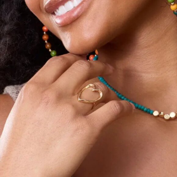 Heart Ring size 7, Modern open heart style. - Picture 2 of 2